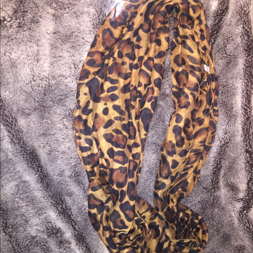 Scarves - Picture 8 of 8